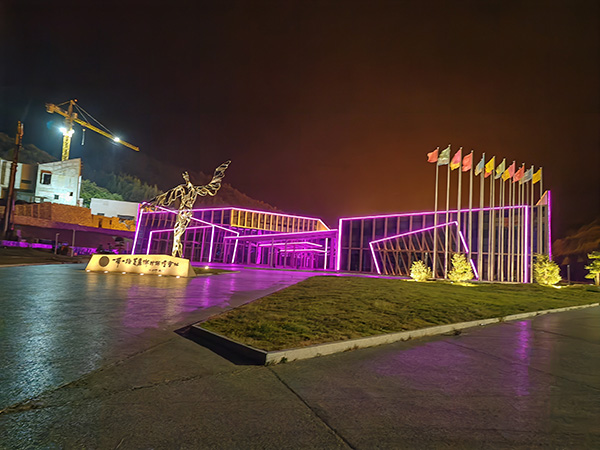 城市亮化是现代城市建设的重要组成部分,它不仅可以美化城市的夜景,还能提升城市的整体形象。随着科技的不断进步,城市亮化也得到了更多的关注和创新。本文将介绍一些关于城市亮化的创意和技术,帮助读者了解城市亮化的重要性以及如何进行吴忠城市亮化的规划和实施。 城市亮化是现代城市建设的重要组成部分,它不仅可以美化城市的夜景,还能提升城市的整体形象。随着科技的不断进步,城市亮化也得到了更多的关注和创新。本文将介绍一些关于城市亮化的创意和技术,帮助读者了解吴忠城市亮化的重要性以及如何进行吴忠城市亮化的规划和实施。