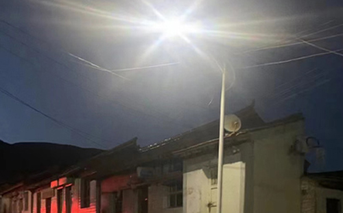 农村院子里最适合的吴忠太阳能路灯亮度与安装要点